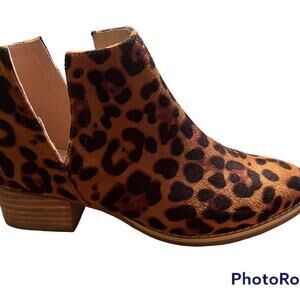 A Ryder Girl booties animal print faux suede ankle boots pull on low heel Sz 7